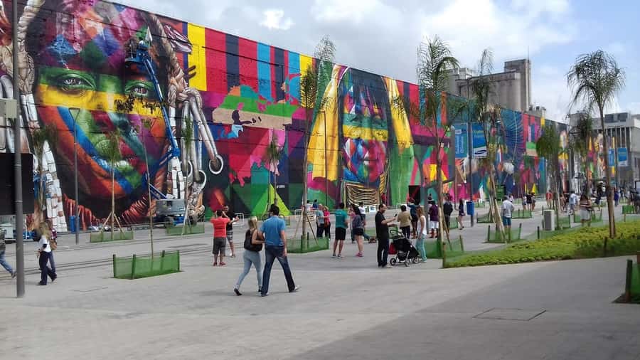 3-Hour Urban Arts Walking Tour - Riding Rio’s VLT to Olympic Boulevard