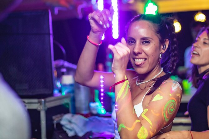 4 Hour Boat Party in Rio de Janeiro - A late-night party with Guanabara Bay as the backdrop