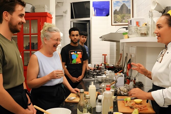 4h Cooking Class in Florianopolis: 8 Recipes & Bottomless Drinks - A small group makes the cooking more useful