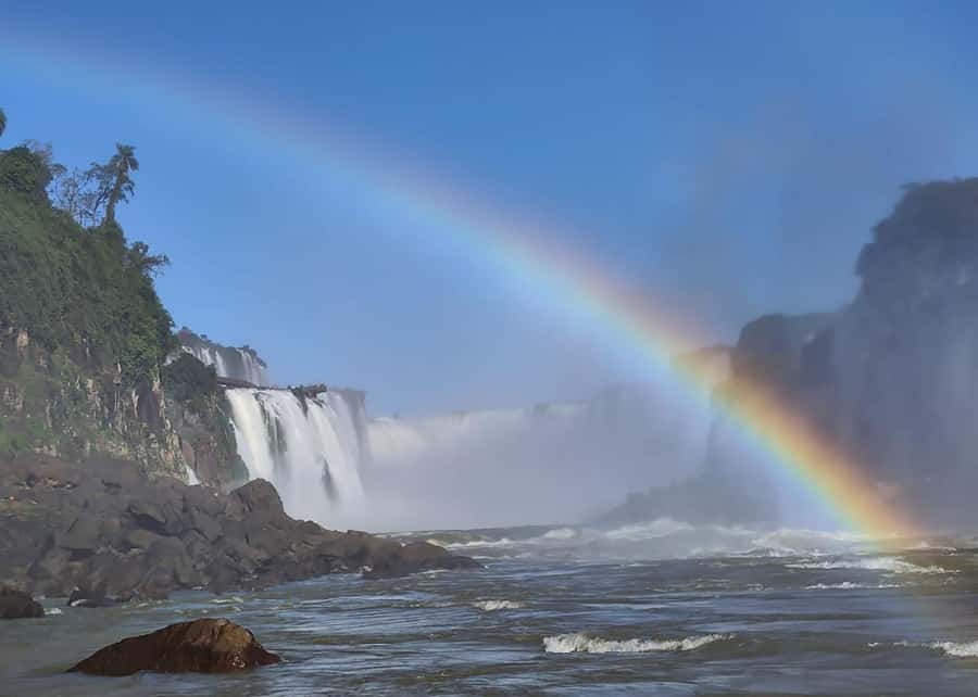 Adventure at Iguazu Falls: Safari, Bird Park, and Waterfalls - Key details that shape the day