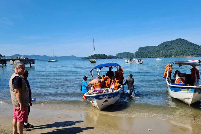 Angra dos Reis and Ilha Grande Tour in an Adventure Day - Lagoa Azul: the signature swim stop