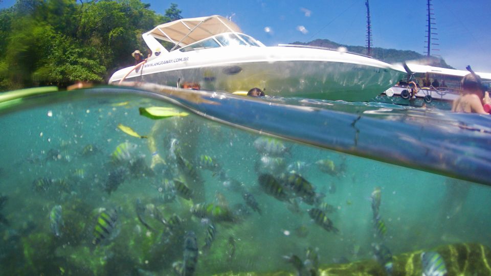 Angra dos Reis: Super Lagoa Azul Speedboat Tour - Grumixama Beach for a short swim