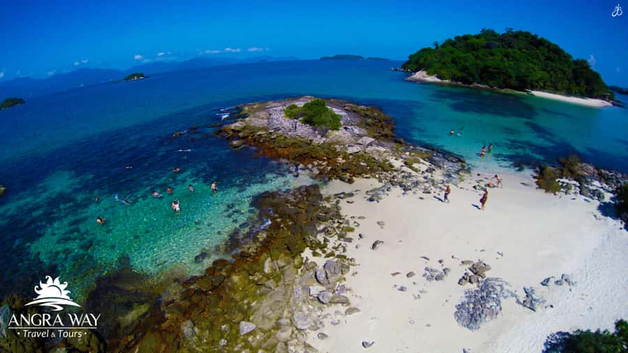 Angra dos Reis: Super Lagoa Azul Speedboat Tour - Cataguás Island and its strip of white sand