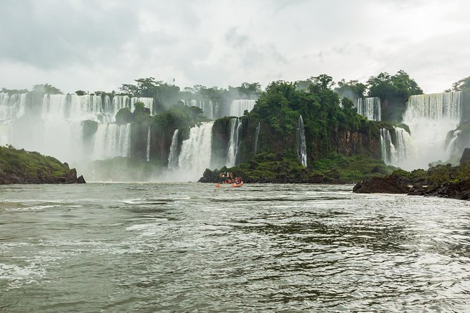 Argentinian Side of the Falls and Boat Tour Gran Aventura - All Tickets Included - Who will enjoy this six-hour outing