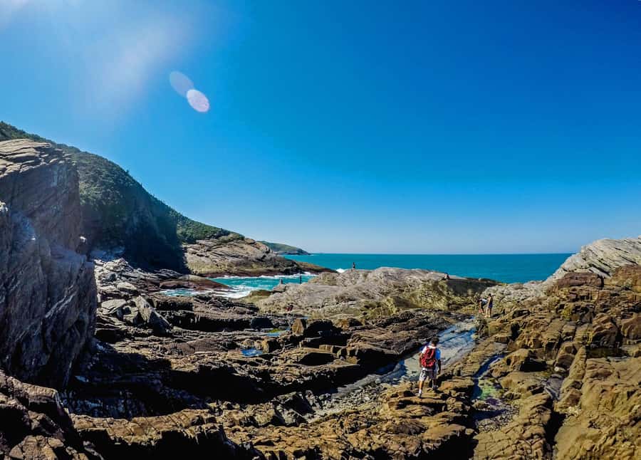Armação dos Búzios: Walk Through the Natural Pools in Búzios - Natural pools appear with the falling tide