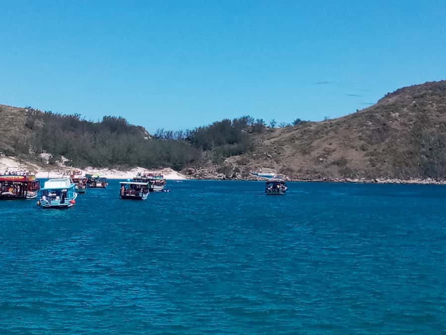 Arraial do Cabo: Brazilian Paradise - Reaching the pier and starting the boat outing