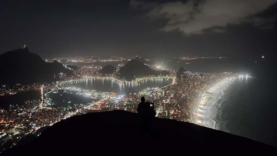 AVenturismo 2 Irmãos hill + Vidigal Favela - Lookouts, a restaurant, and Brazilian street food