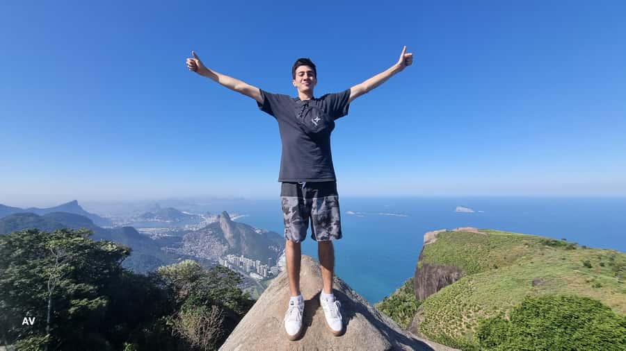AVenturismo Pedra da Gávea - Rappelling down the other side