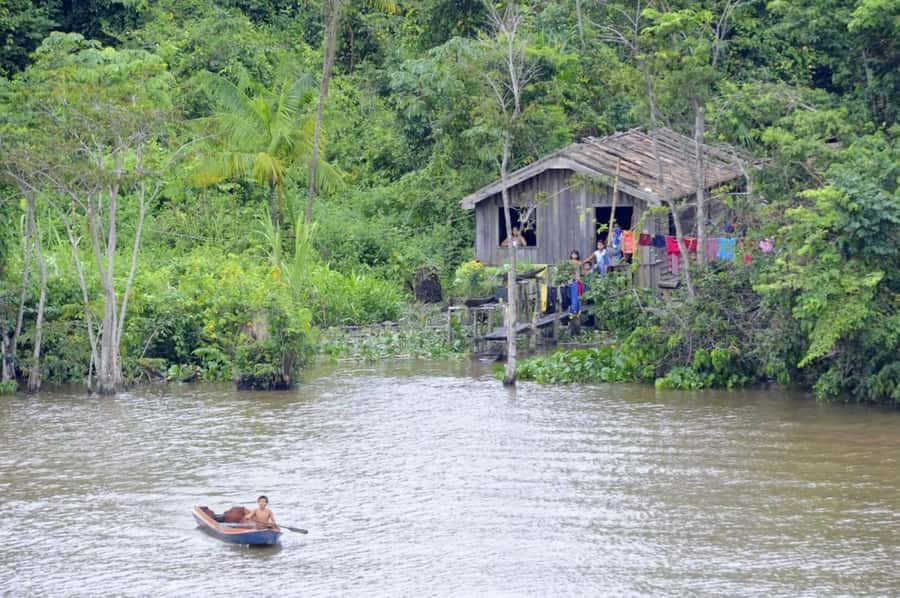 Belém: Half-Day Furos Boat Tour & Riverside Community Visit - Leaving Belém from the Guamá River