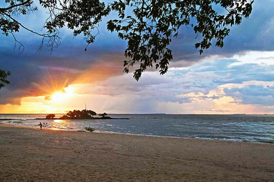 Belém: Ilha do Mosqueiro River Beach Trip - The Midday Beach Stop and Warm Pará River Water