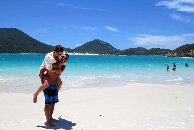 BEST BEACHES - Arraial do Cabo - Day Tour (Boat Tour + Buffet) - Praia do Forno: a short walk with a fine reward
