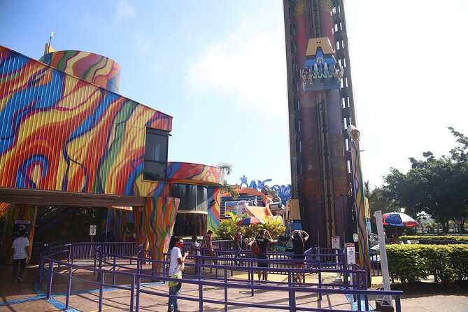 Beto Carrero Transfer - Bombinhas Exit - Arrival at Beto Carrero World