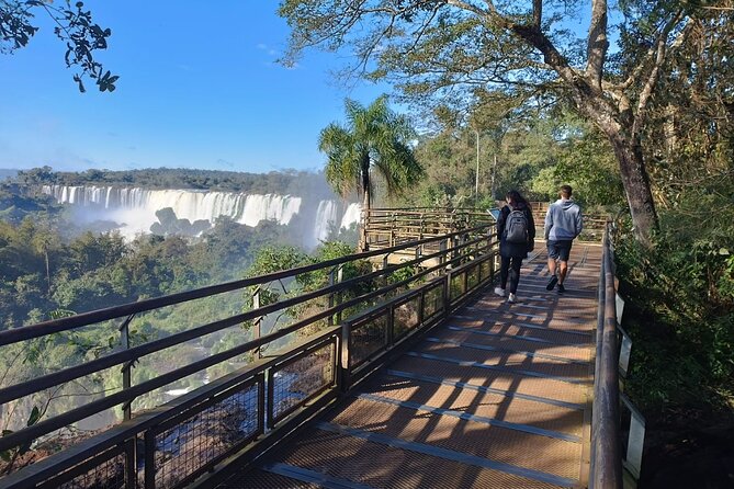 Beyond Iguassu Falls, visit Iguassu Falls with the best company - Key points at a glance