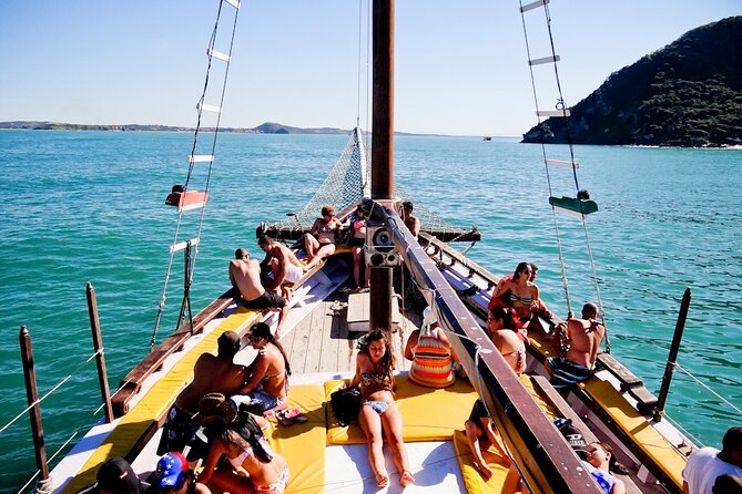 Boat Tour in Buzios with Lunch - Arriving in Búzios for buffet lunch