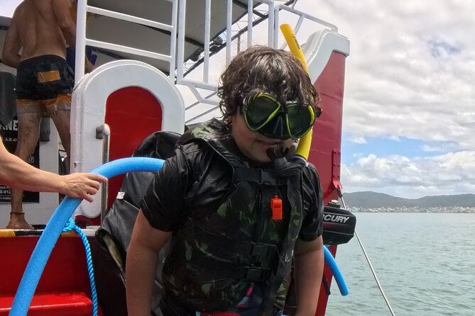 Bombinhas + Snorkel by Zimbros Ecotour - What the safety setup means for families
