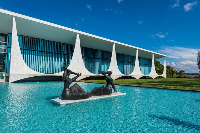 Brasilia Sightseeing - SQS 308: seeing the superquadra idea