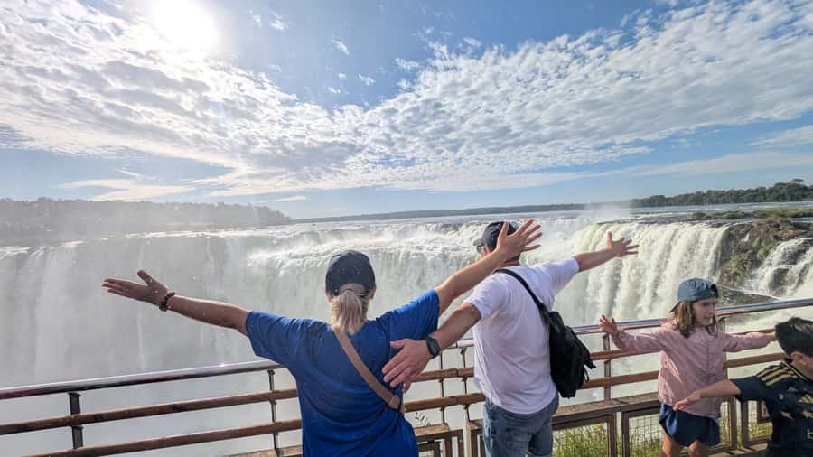 Brazil & Argentina: Iguazu Falls Both Sides in One Day - Pickup in Foz do Iguaçu or Puerto Iguazú