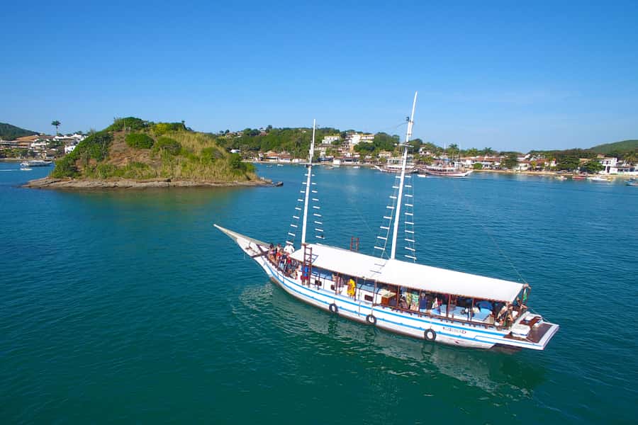Búzios 2.5-Hour Schooner Boat Experience - Bardot Shore and Bone Beach from the sea