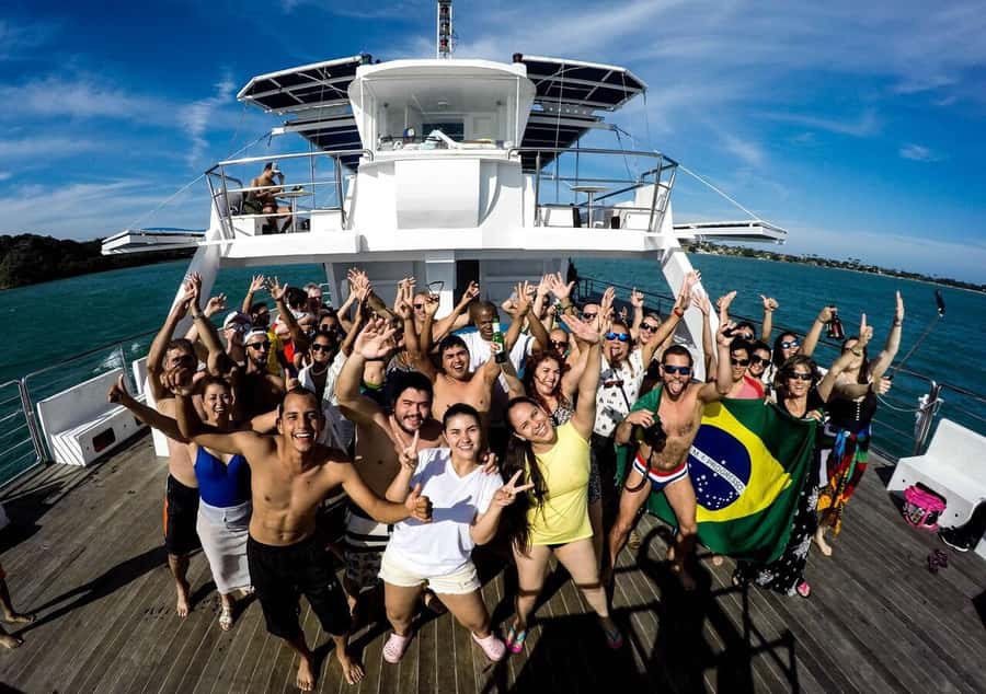 Búzios: Catamaran Boat Tour - Comfort, music, and the question of snorkeling