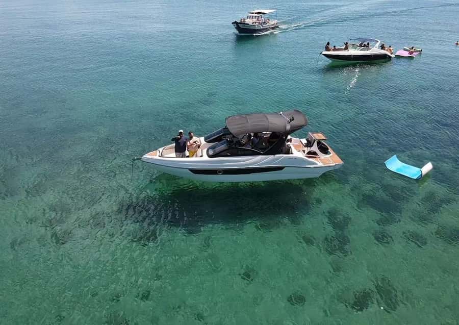 Búzios: Speedboat tour of 2 islands and 11 beaches - Amores Beach adds another short swim