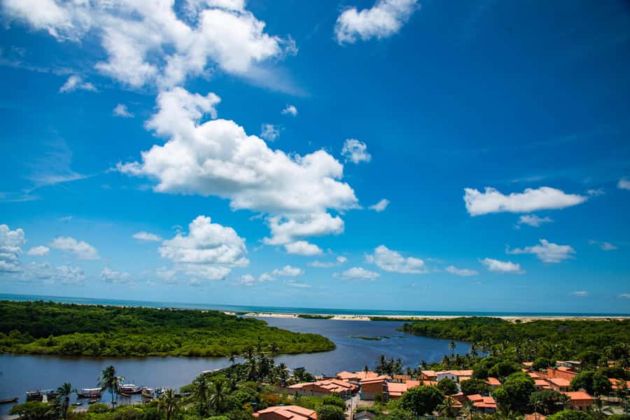 Caburé - Boat tour on the Rio Preguiças - Mandacaru Lighthouse and the view from above