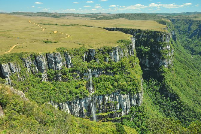 Canyon Adventure: Trail & Picnic Experience at Itaimbezinho - The Vertice Trail and its two waterfalls