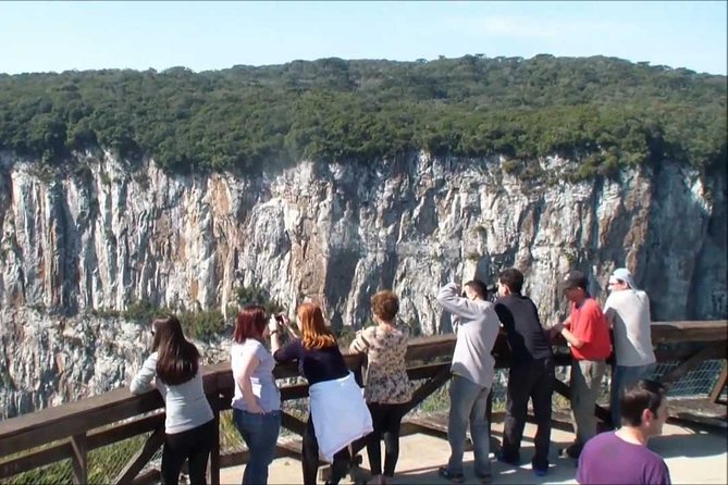 Canyon Adventure: Trail & Picnic Experience at Itaimbezinho - The Cotovelo Trail follows the canyon edge