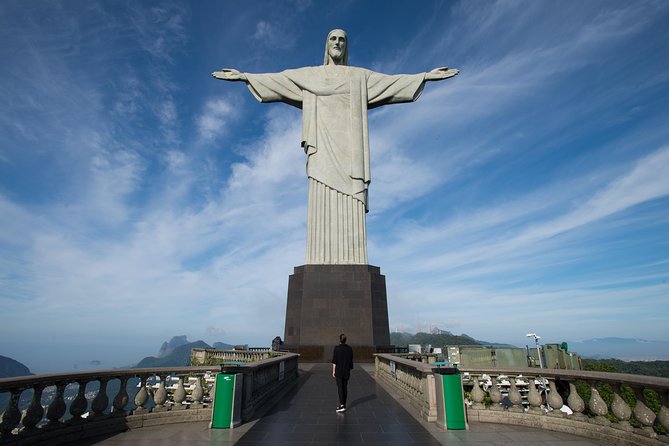 Christ Statue and Sugarloaf Private Tour with a Photographer - Cable cars from Red Beach to Sugarloaf