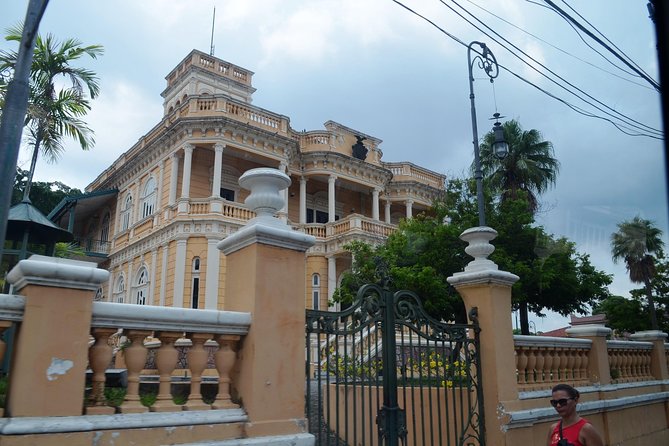 City Tour in Manaus at Teatro Amazonas and Praça da Matriz - The guide, group size, and overall pace