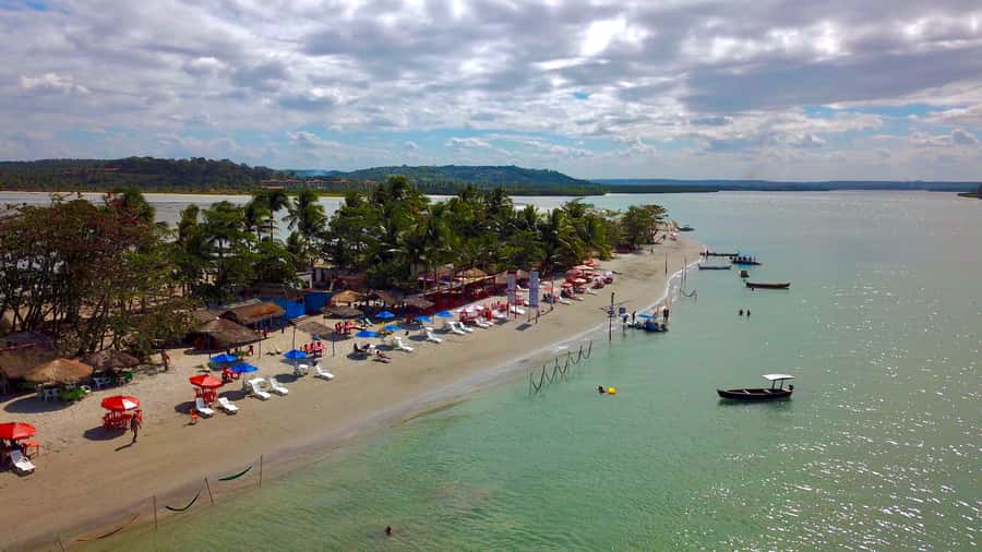 Colonial North Coast beaches - Full-Day Tour - Catamaran ride to Coroa do Avião