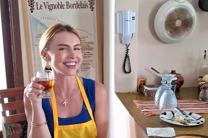 Cooking class in Salvador, an authentic dinning experience - Eating together in Stella Maris