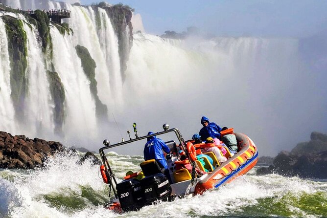Day tour Cataratas Brazil and Argentina, both small group - What the guide adds to the day