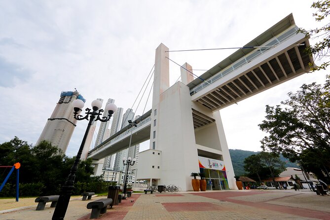 Day tour in Balneário Camboriú and Unipraias Park with Cable Cars - Barco Pirata: an optional hour on the water