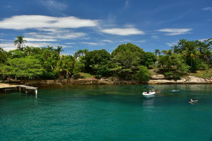 Discover Paraty's Best Islands on an Exclusive Schooner Tour - Life onboard between the four stops