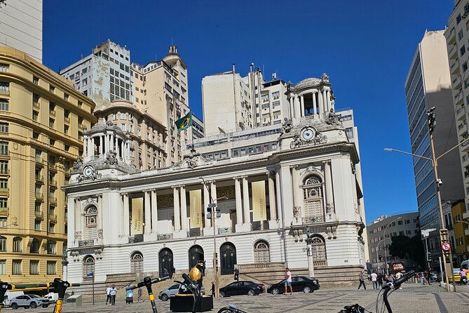 E-Bike Tour: Local Guide, Historic Center to Ipanema - Cinelandia, the National Library, and the Municipal Theater