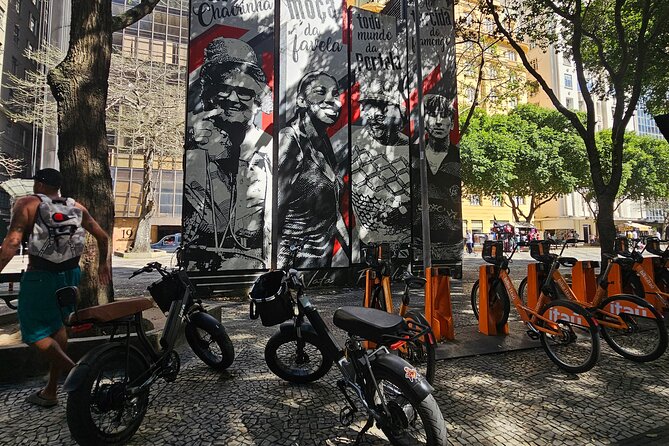 E-Bike Tour: Local Guide, Historic Center to Ipanema - Imperial squares and political landmarks downtown