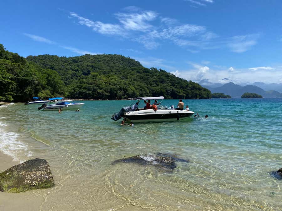 Experience Paradise Ilha Grande in a Speedboat Private - The guide and skipper make a real difference
