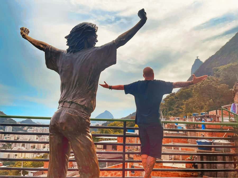 Favela Santa Marta: Walking Tour with local guide - Community projects beyond the postcard