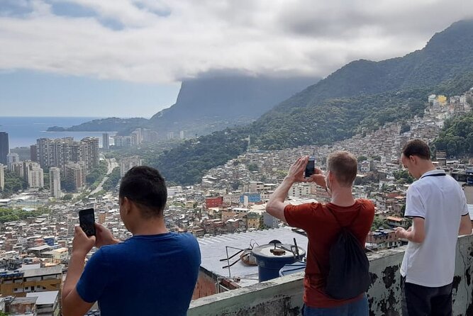 Favela Tours - Views, art, shops, and everyday life
