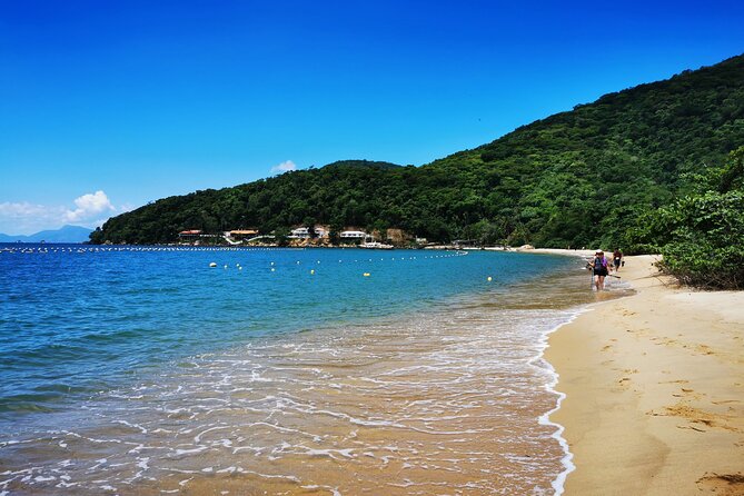 Feiticeira's Waterfall + Beaches of Enseada das Estrelas - Full day Private Hike - From Abraão to Black Beach and the Lazareto ruins