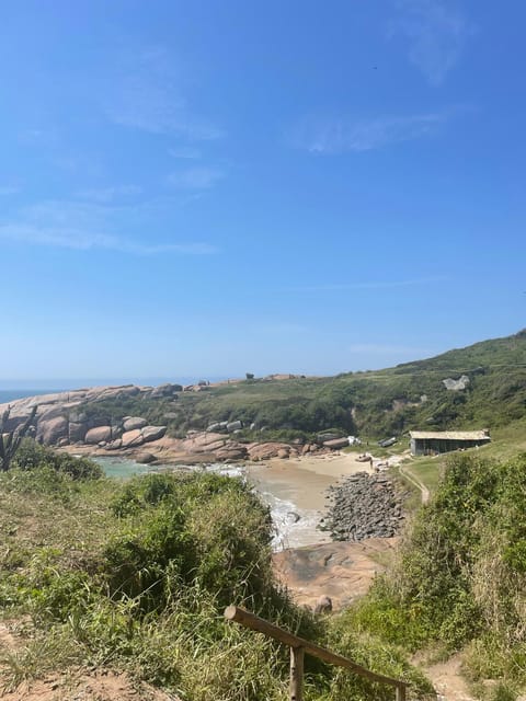 Florianopolis: Gravata Beach Trail with Picnic - A Brazilian picnic beside the water