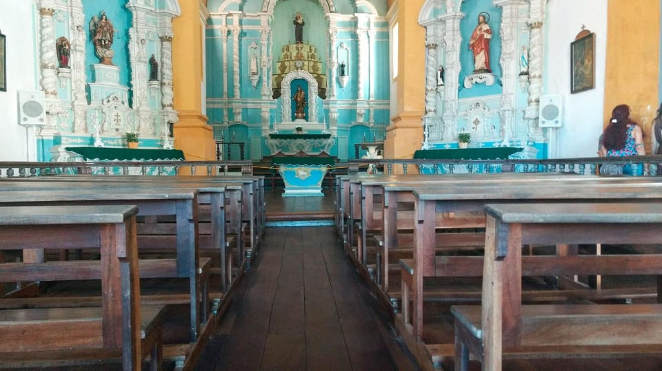 Florianópolis: Historical Center, Beach & Nature Tour - Jurerê Internacional, seen from the road