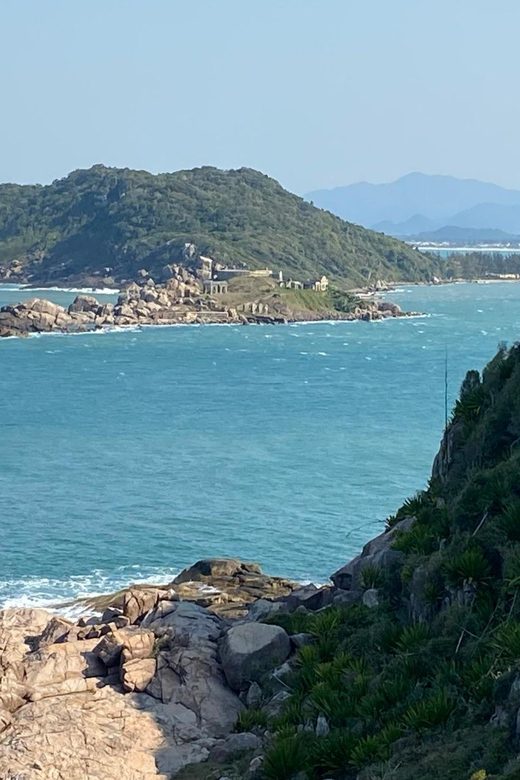 Florianópolis: South Naufragados Trail - Old cannons and the military outpost