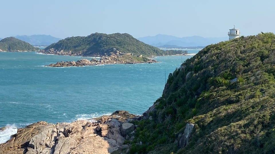 Florianópolis: South Naufragados Trail - Reaching the meeting point in Caieira