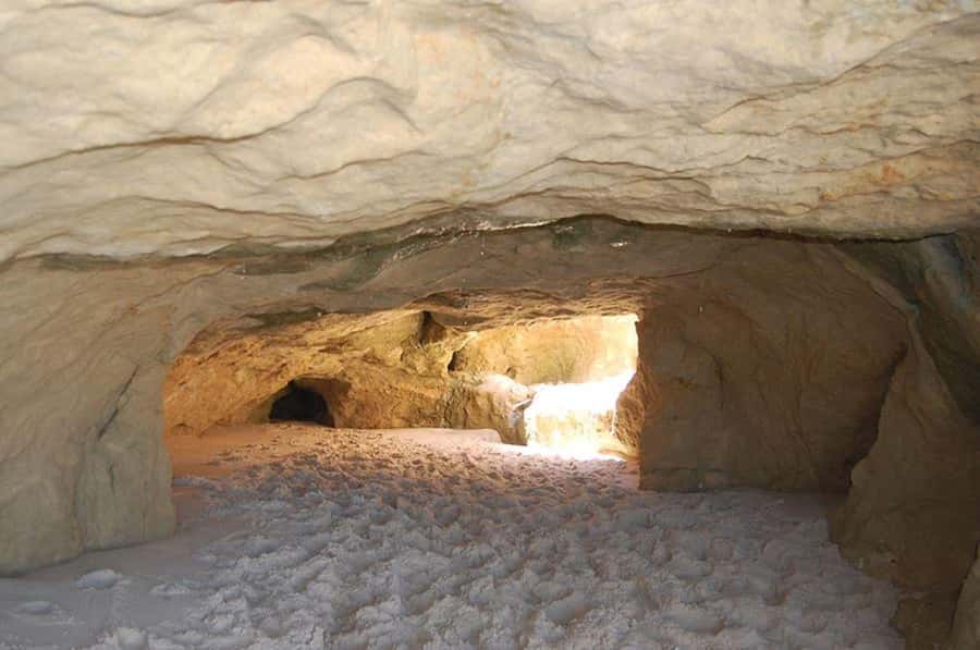 Fortaleza: Tour to Morro Branco and Fontes Beach - Morro Branco and its bands of colored sand