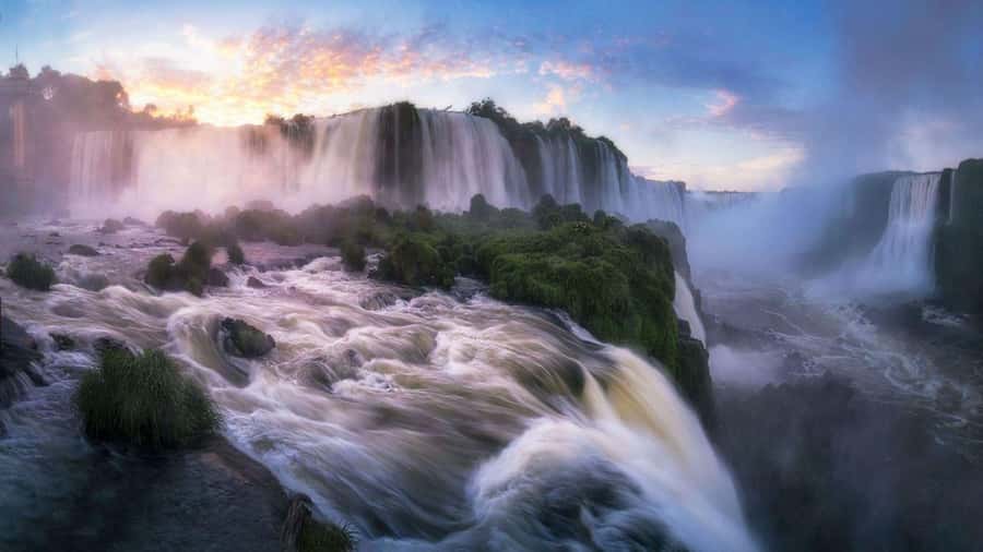 Foz do Iguaçu: Brazilian Side of the Falls - The 950-meter walkway and its changing views