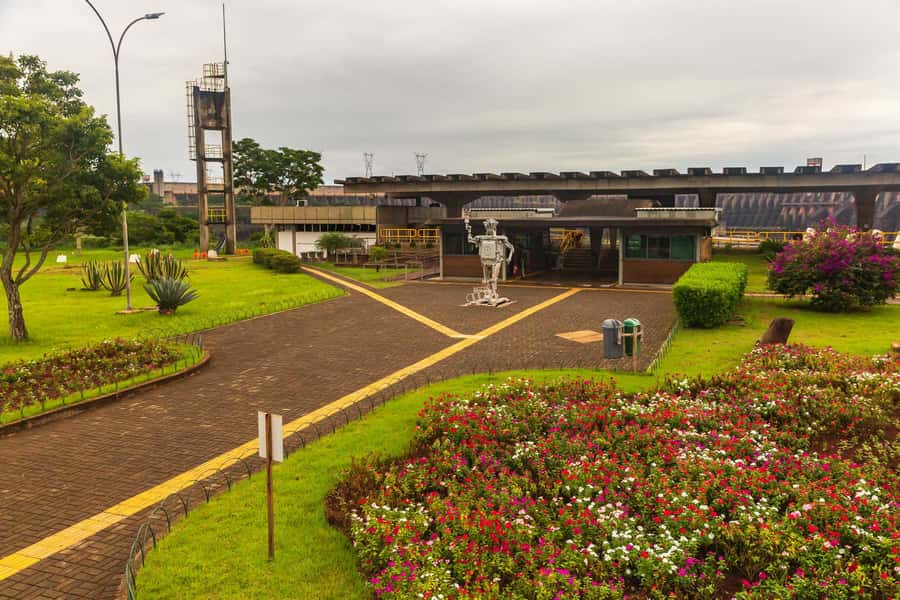 Foz do Iguaçu: Itaipu Hydroelectric Dam - Starting at the reception with a short film
