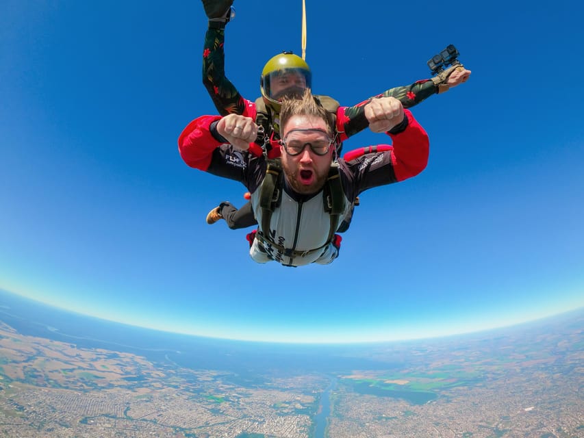 Foz do Iguacu: Skydiving Experience with Photos and Videos - What your three-hour visit may feel like