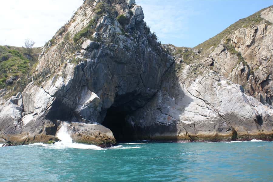 From Búzios: Arraial do Cabo and Cabo Frio Day Trip - Boarding the boat: allow extra patience