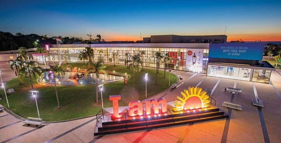 From Foz do Iguaçu: Puerto Iguazu Night Tour - The Puerto Iguazu Duty Free Shop for one hour